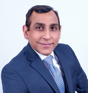 Varinder  Arora, Broker